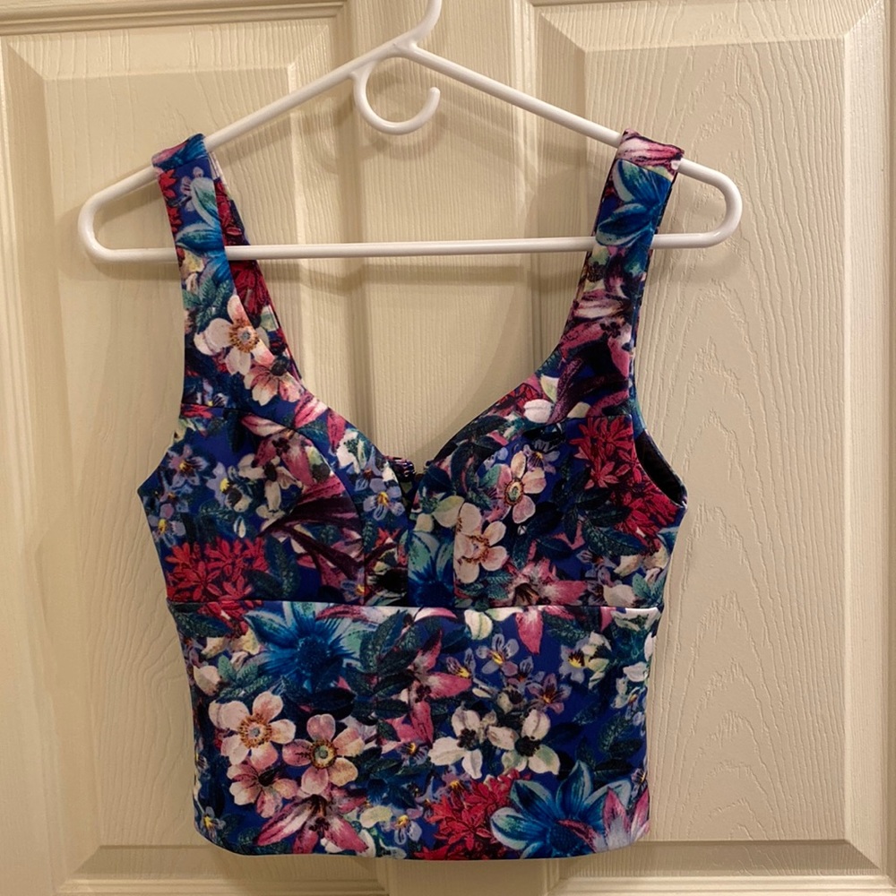 Guess Flower Crop Top
